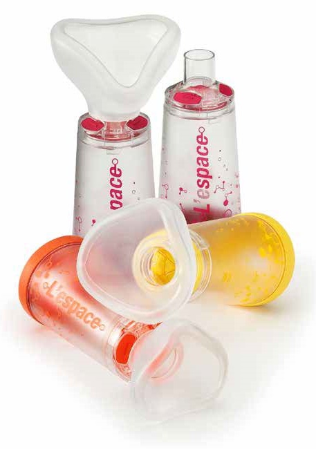 CAMERA DISTANZIATRICE PER EROGATORI SPRAY PREDOSATI L'ESPACE 220ML PEDIATRICO SPAZIO MORTO 49ML CON MASCHERA VALVOLA INSPIRAZIONE 2 VALVOLE ESPIRAZIONE CODICE COLORE GIALLO - FarmaLucia
