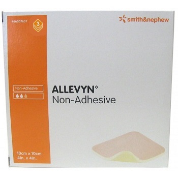 MEDICAZIONE IDROCELLULARE STERILE ALTAMENTE ASSORBENTE NON ADESIVA IN SCHIUMA DI POLIURETANO 10X10CM 3 PEZZI - FarmaLucia