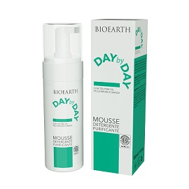 DAY BY DAY MOUSSE DETERGENTE PURIFICANTE 150 ML - FarmaLucia